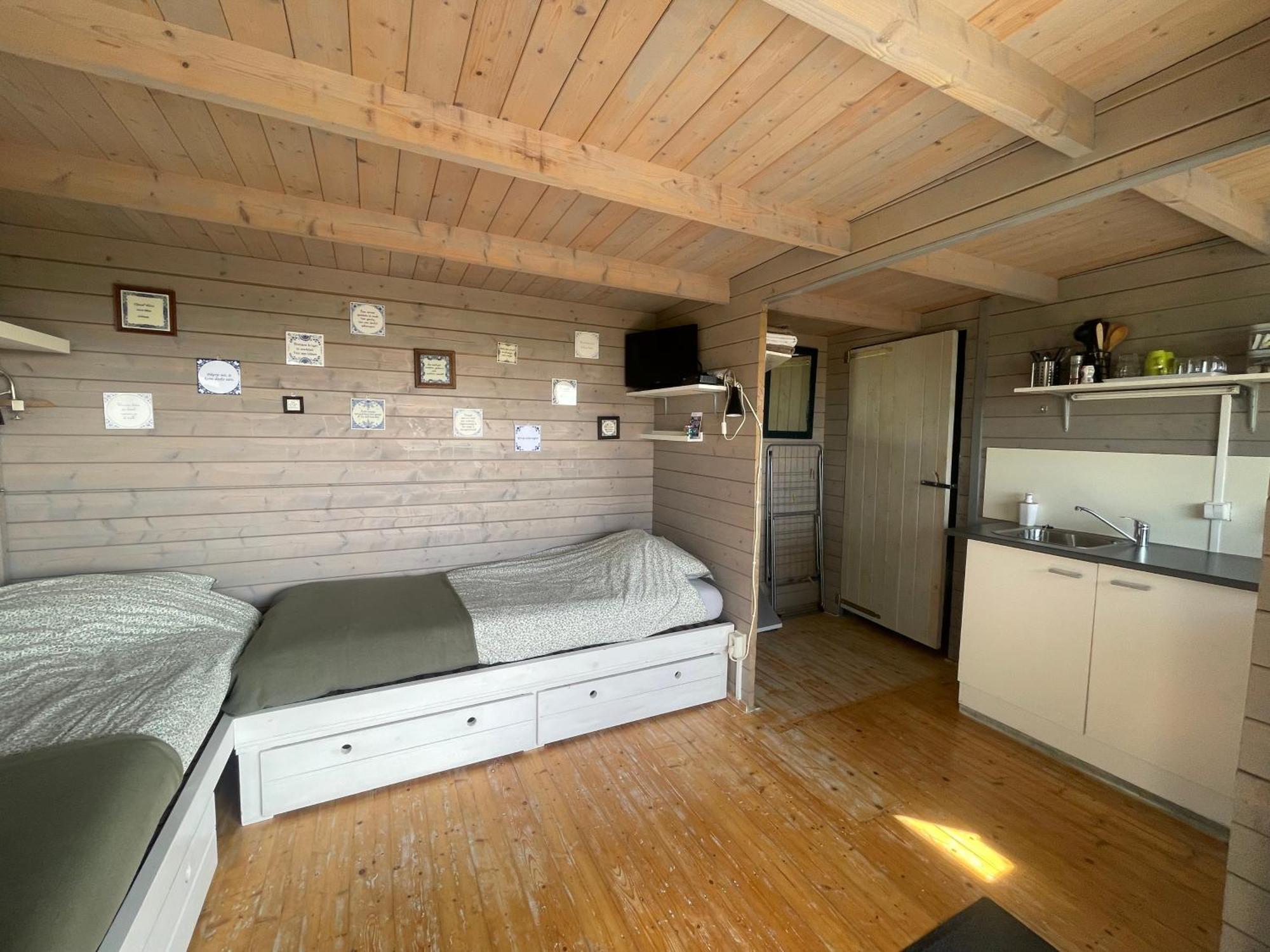 Logeerboerderij De Salix Villa Hitzum Ngoại thất bức ảnh